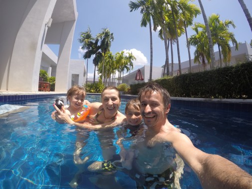 Gatolins.com empieza desde Puket (Tailandia). Gatolins.com starts from Thailand